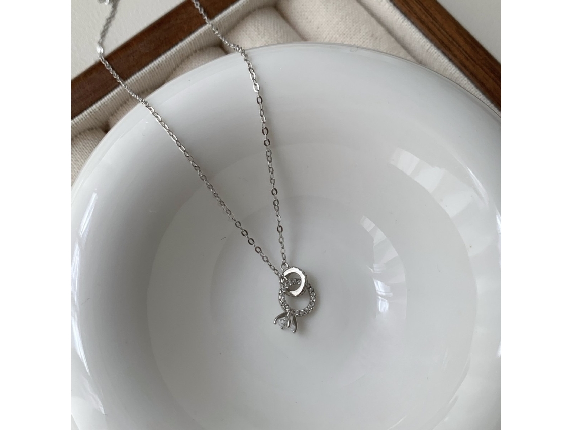 Colar com Anel de Diamante Duplo em Estilo Coreano, Simples e Elegante, em Prata Pura 925, Branco Dourado, com um Toque Leve e Moderno. MDUG