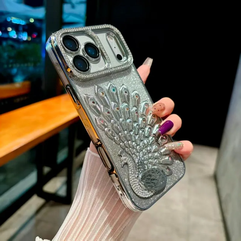 Capa Para Celular Com Anel, Armação Dourada Com Estampa De Pavão, Adesivo Com Glitter E Strass (iphone 16 Plus Prateado).