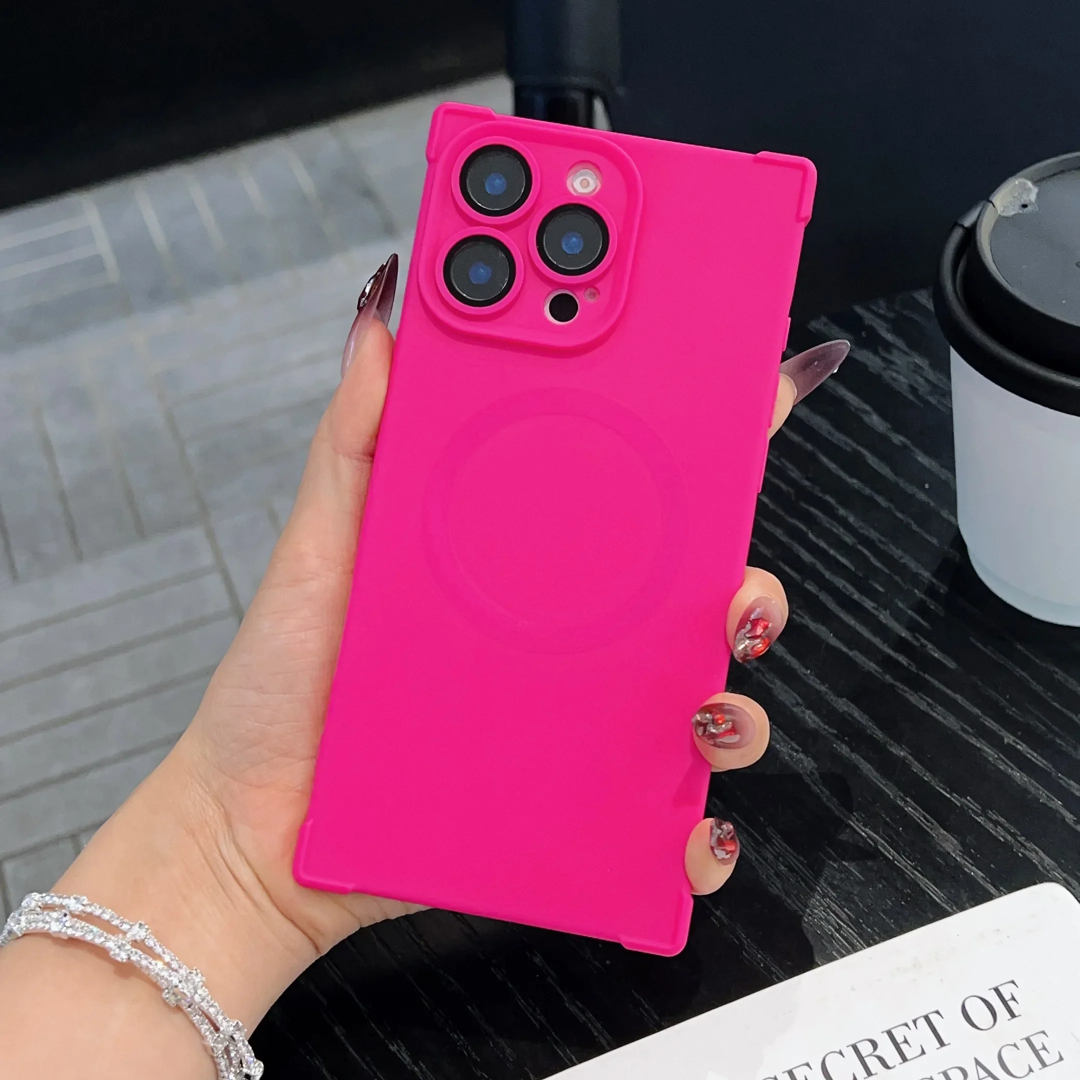 Capa Magnética À Prova De Choque Para Iphone 16 (vermelha) Com Proteção Para A Lente.