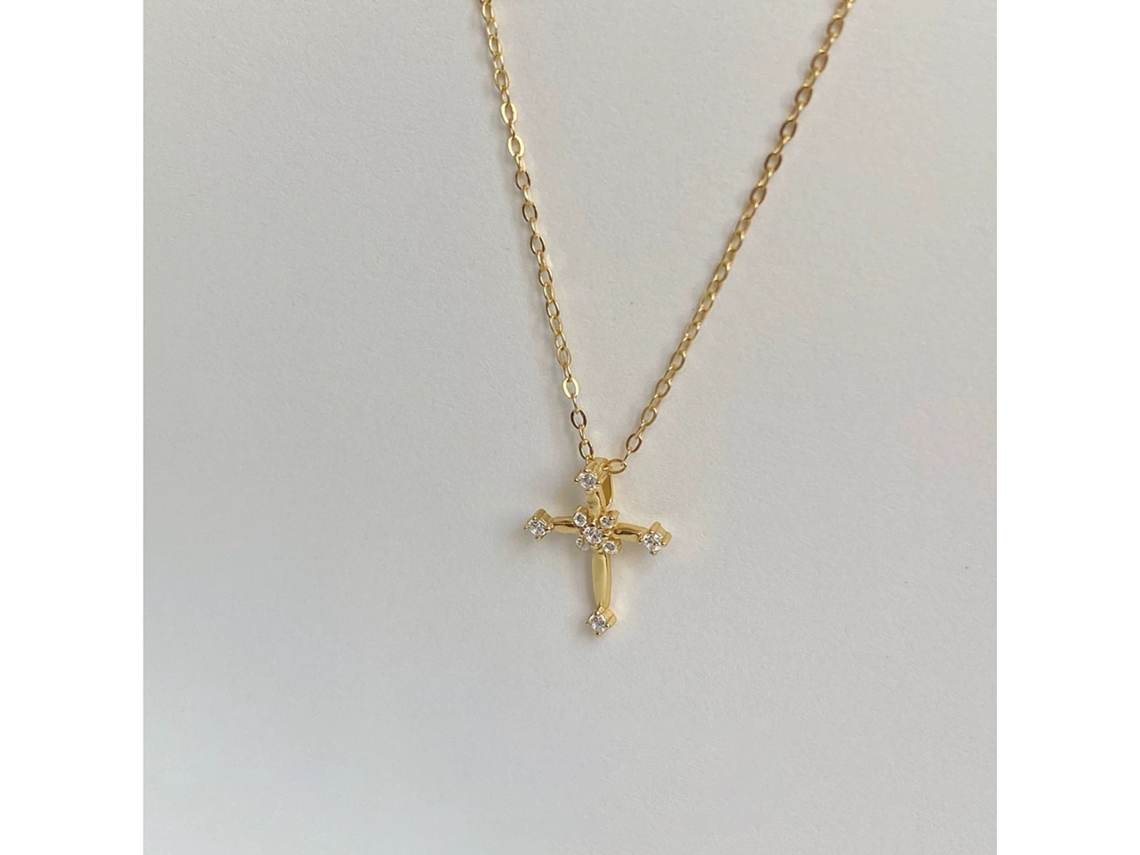 Colar com Pingente de Mini Cruz e Flor em Prata de Lei 925, com Design Elegante e Sofisticado, em Formato de Cruz Francesa. MDUG