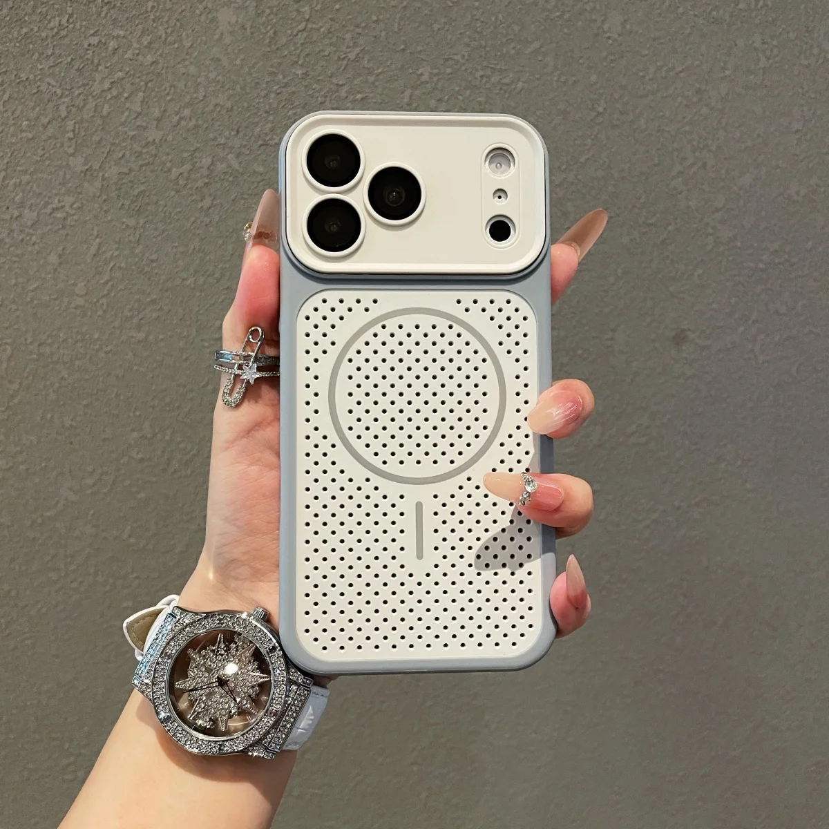 Capa Magsafe Para Iphone 15 Pro Max (cinza) Com Dissipação De Calor E Revestimento Magnético.