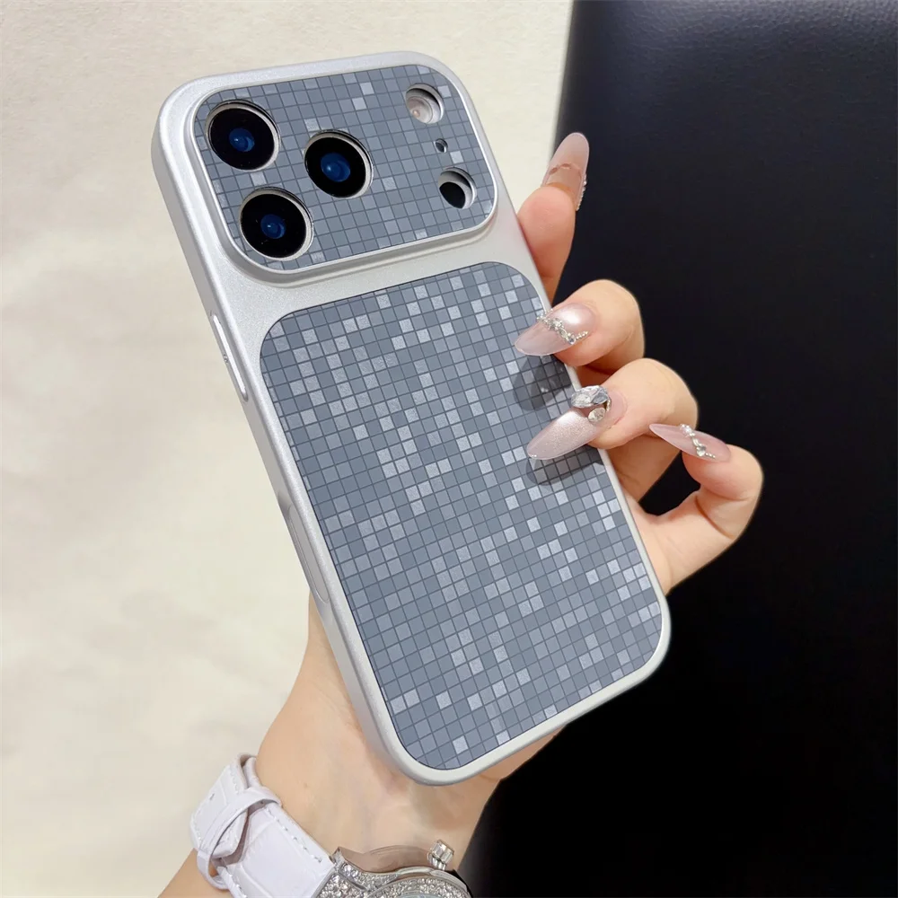 Capa Texturizada Para Iphone 15 (cinza), Protege A Lente, Feita De Policarbonato Resistente A Impactos.