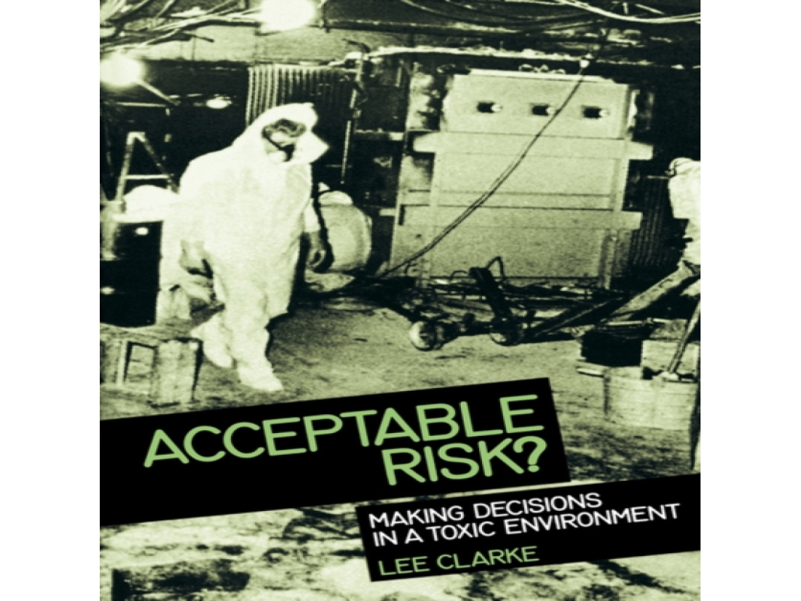 Livro Acceptable Risk? de Lee Clarke (Inglês)