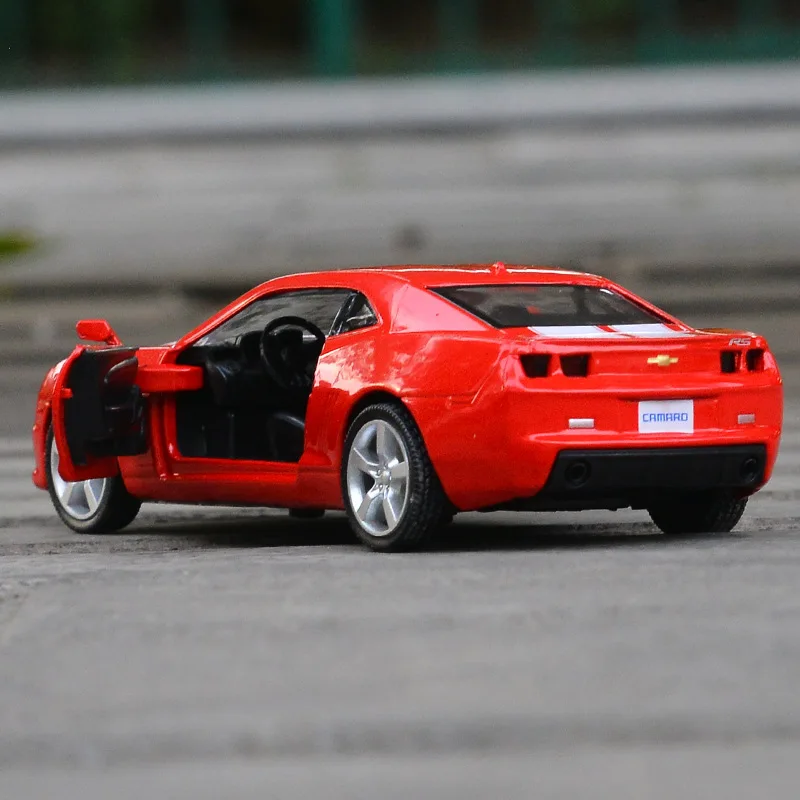 (vermelho) Chevrolet Camaro 1/36 - Miniatura De Carro Em Liga Metálica Fundida, Duas Portas Que Abrem, Presente Para Colecionadores