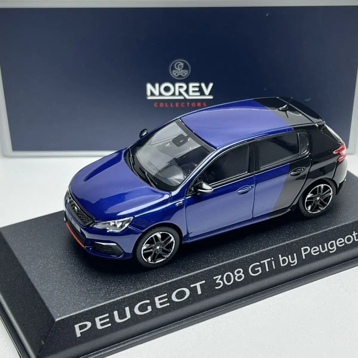 (azul) Modelo De Carro Esportivo Em Liga Metálica Na Escala 1:43 E Modelo De Carro De Brinquedo