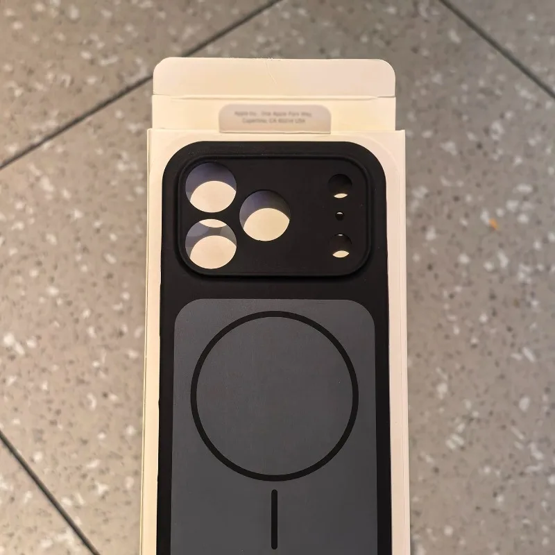 Capa Protetora De Silicone Líquido Magsafe (preta) Para Iphone 17 Air, Macia Ao Toque E Resistente A Impactos.