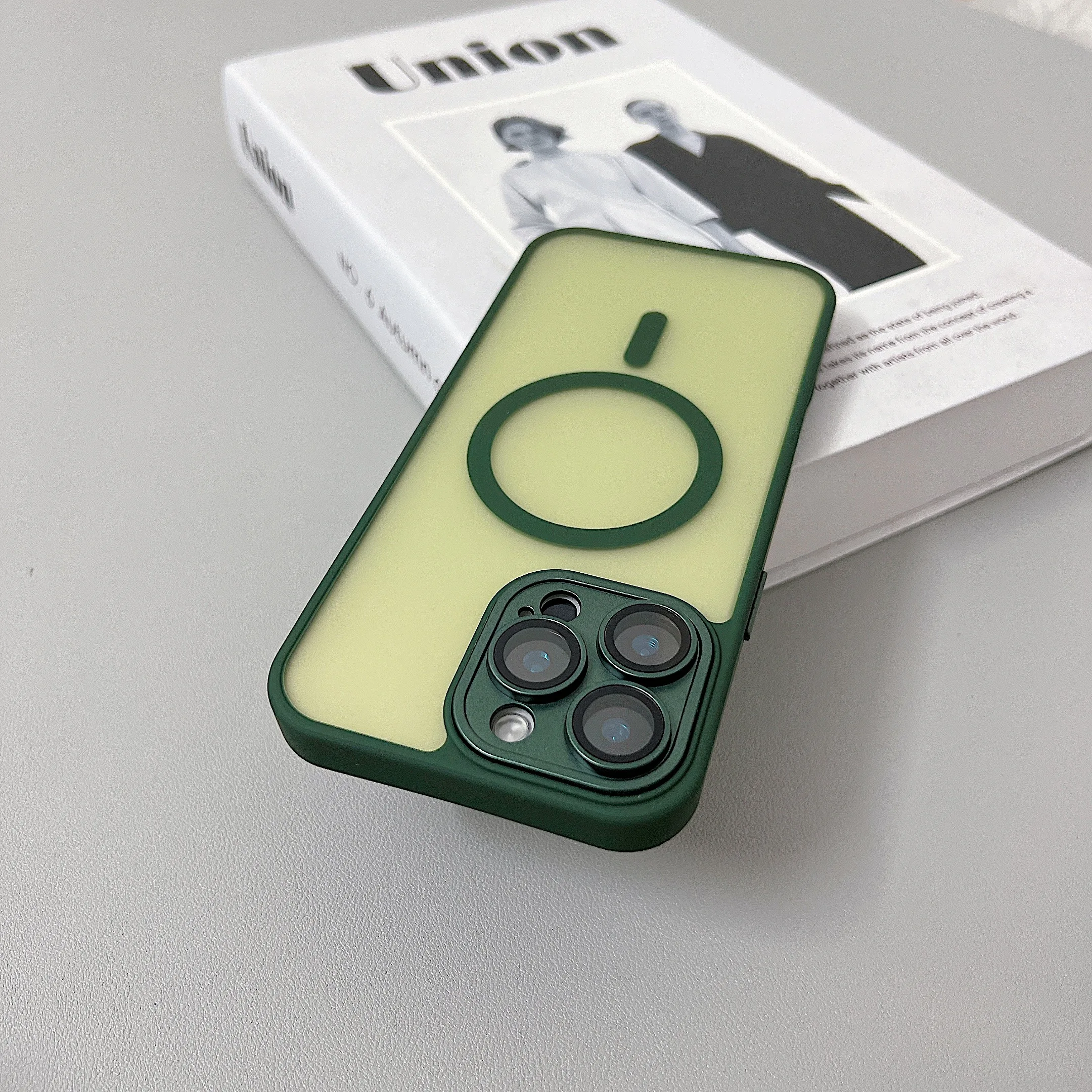 (iphone 12 Pro, Verde Escuro) Capa Protetora Translúcida E Resistente A Impactos Para Iphone, Compatível Com Carregamento Sem Fio Magsafe.