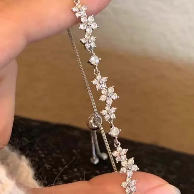 Pulseira Luxuosa Em Forma De Flor Com Zircônias Brilhantes (prateadas)