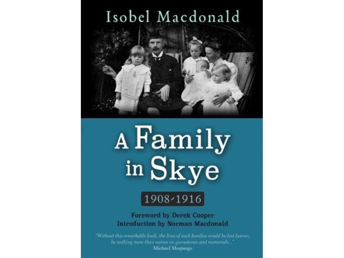 Livro A A Family in Skye de Isobel Macdonald (Inglês)