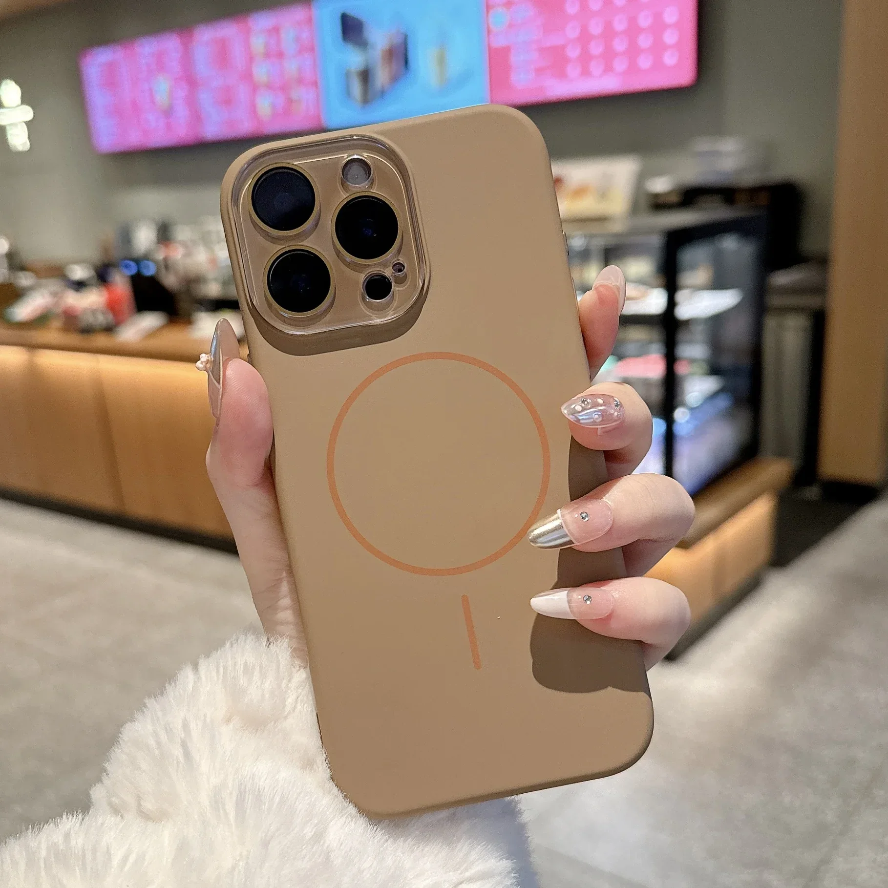 Capa Protetora Magnética Para Carregamento Sem Fio (dourado Deserto Para Iphone 16 Pro Max), Feita De Silicone Líquido.