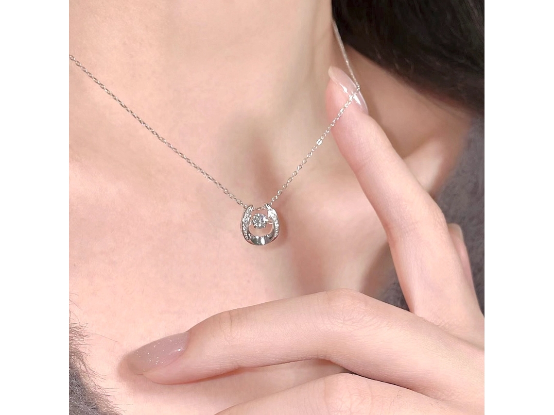 Colar em Prata S925 com Pingente de Coração Pulsante e Diamantes em Formato de Ferradura Presente de Aniversário Perfeito MDUG (ouro Branco)