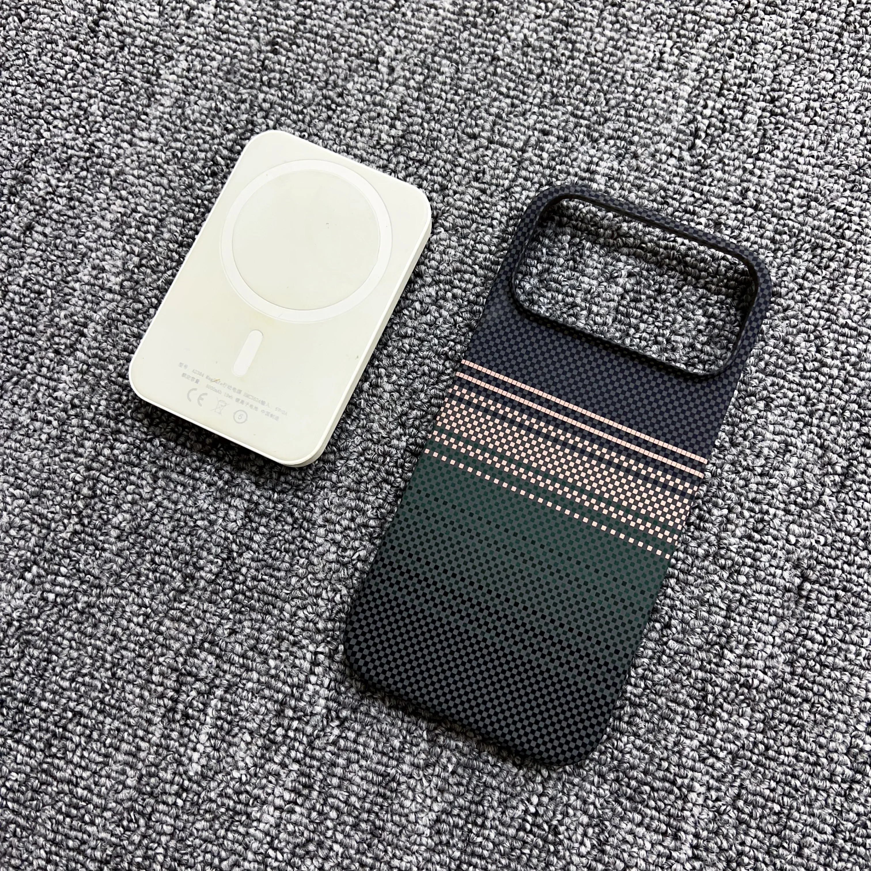 Capa Protetora De Policarbonato Texturizada Com Fibra De Carbono E Kevlar (iphone 16 Pro Max), Resistente A Impactos E Ultrafina.