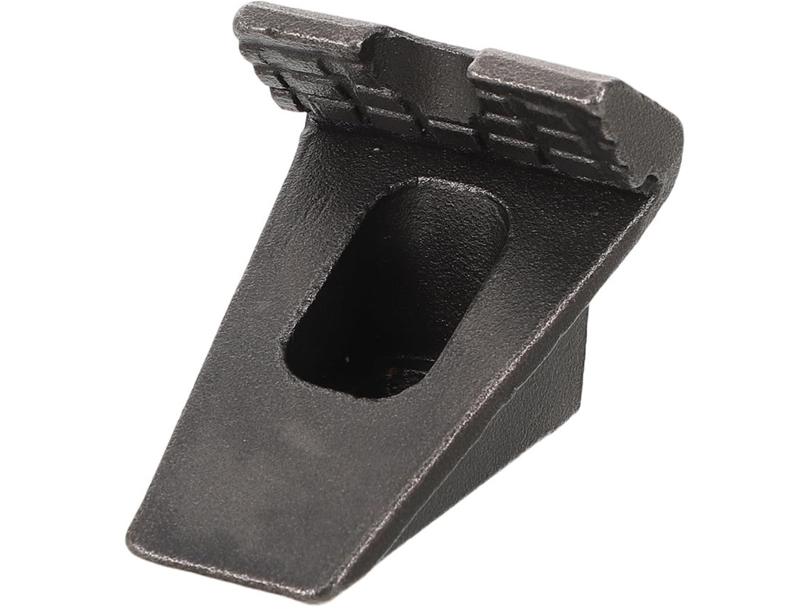 Ferramenta resistente de ferro fundido para montagem e remoção de pneus, com alicate de fixação para cubos de roda.