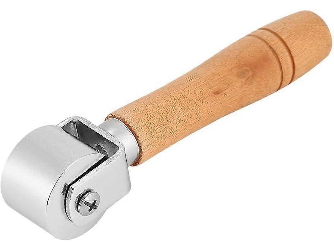 Rolo de couro metálico com cabo de madeira, pressão nas bordas, 26 mm, prateado, ferramenta durável e suave.