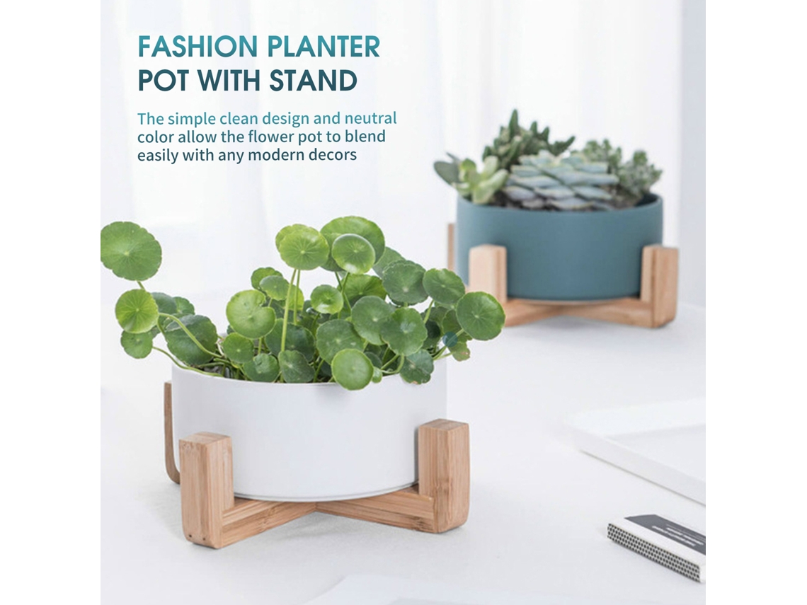 Vaso de Cerâmica S/MARCA com suporte de bambu para plantas