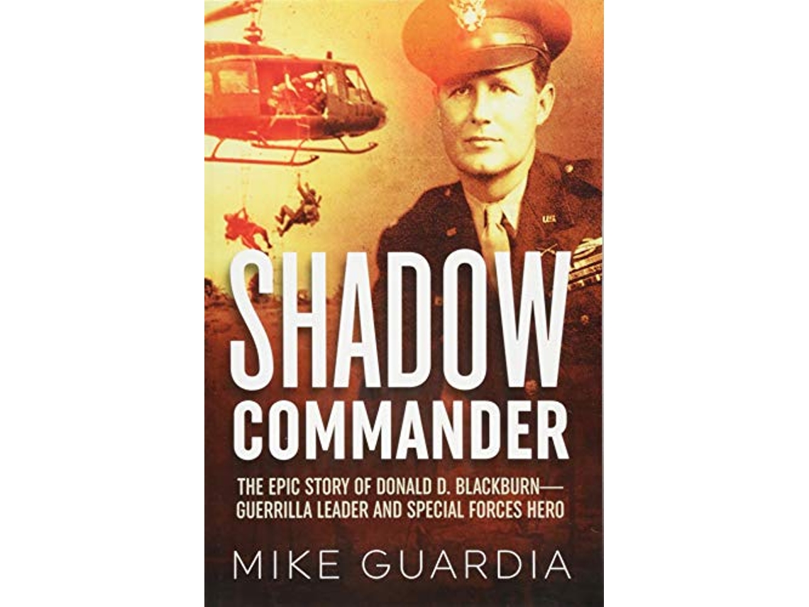 Livro Shadow Commander de Mike Guardia (Inglês)