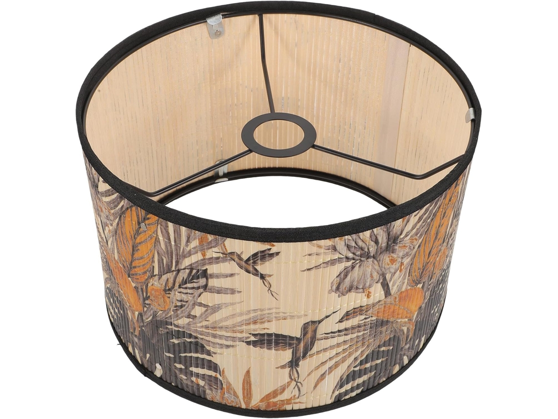 Lustre Suspenso De Bambu Natural Com Estrutura Metálica Para Decoração De Interiores.