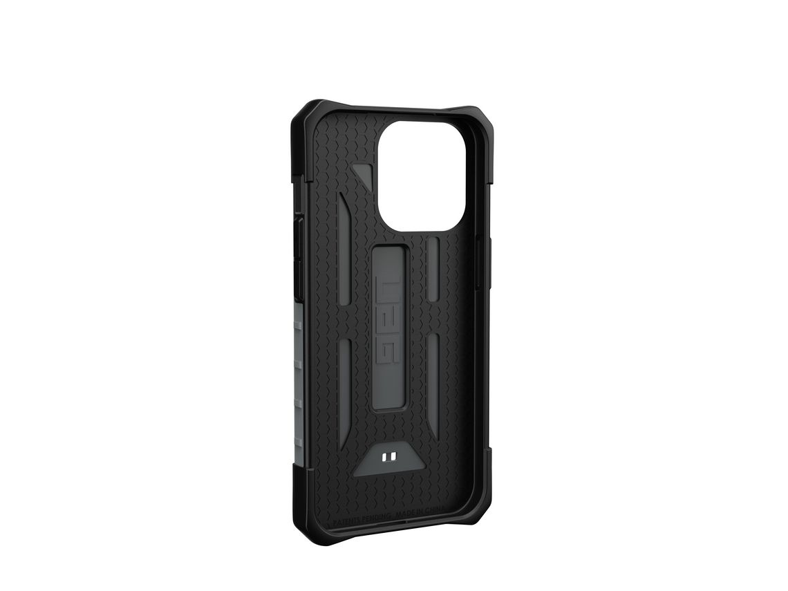 Capa para iPhone 13/13 Pro URBAN ARMOR GEAR Prateado