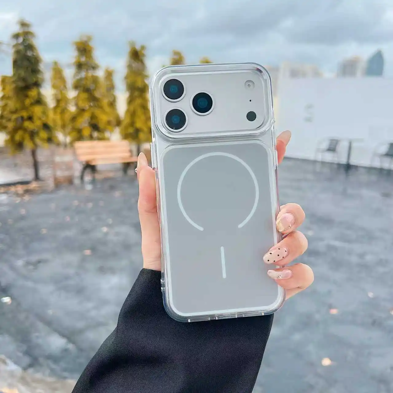 Capa Magnética Transparente Fosca À Prova De Choque Para Iphone 17 (prateada), Compatível Com Carregamento Sem Fio Magsafe.