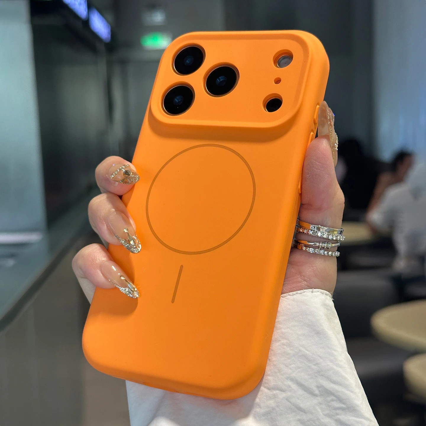 Capa De Celular Em Silicone Líquido Fosco (laranja) Com Função Magnética.