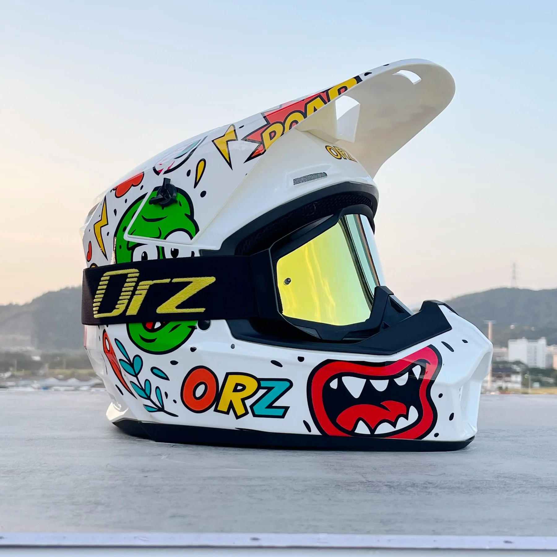 Capacete De Motocross Com Certificação (m)dot, Viseira E Casco Rígido Em Abs.