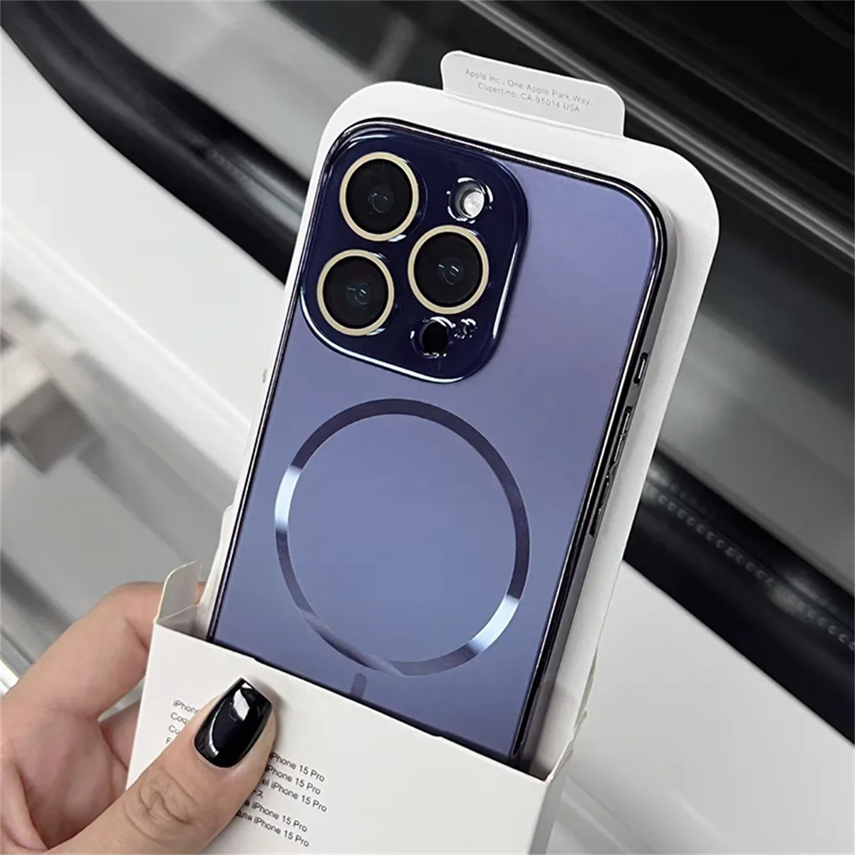 Capa Para Iphone 15 Pro Roxa Com Lente De Cristal Fosco E Carregamento Sem Fio Magnético.