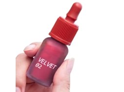 Batom líquido matte de alta pigmentação, 4g, longa duração, ideal para estudantes.