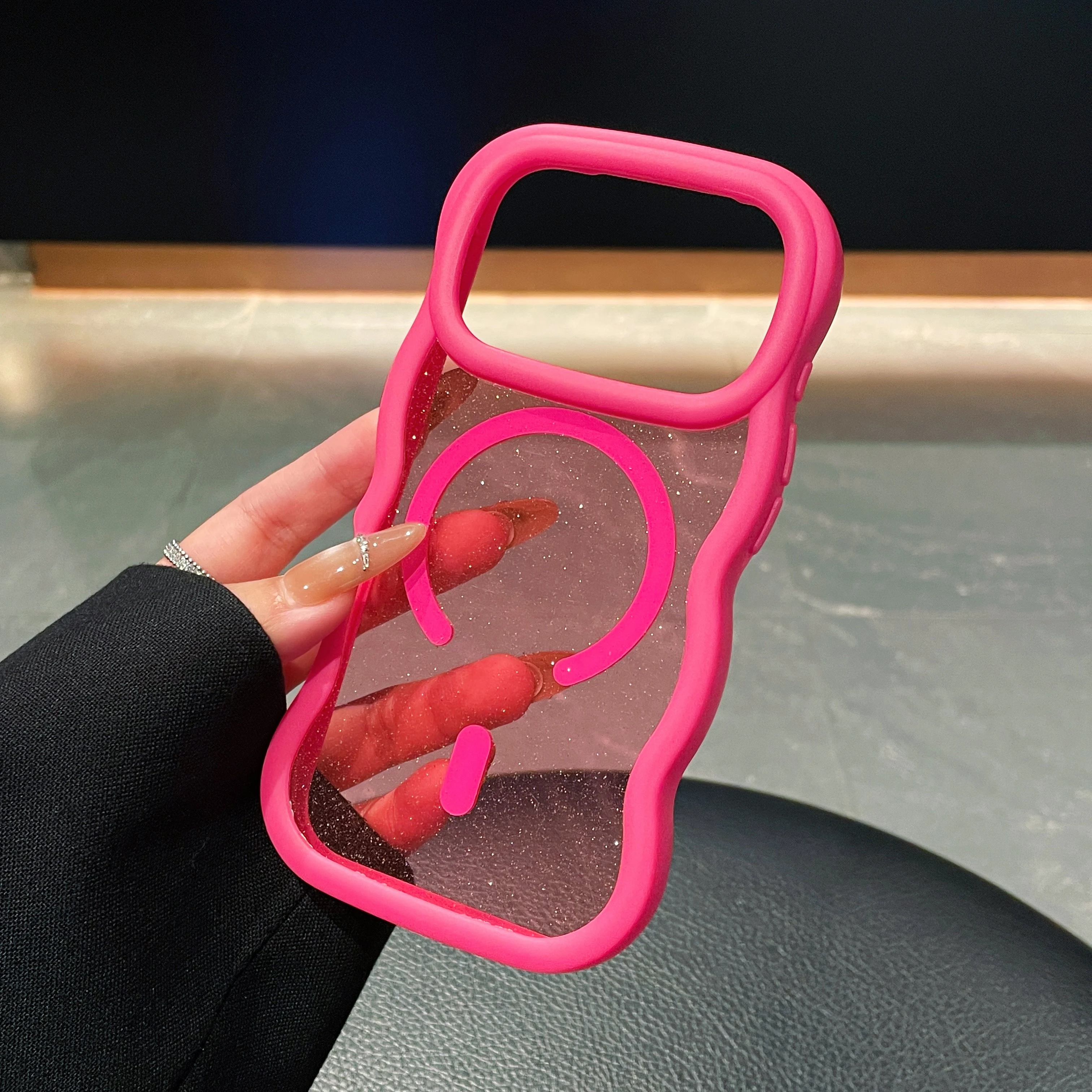 Capa Para Iphone 15 Pro Vermelha, Resistente A Impactos E Com Efeito De Flash, Com Carregamento Sem Fio Magnético.