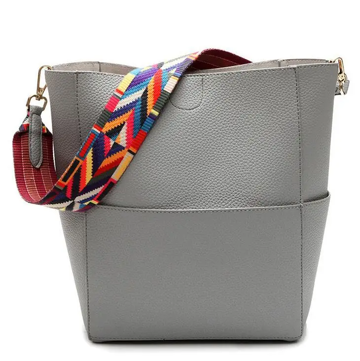 Bolsa Feminina Cinza Com Carteira Integrada, Grande Capacidade E Alça De Ombro Colorida.