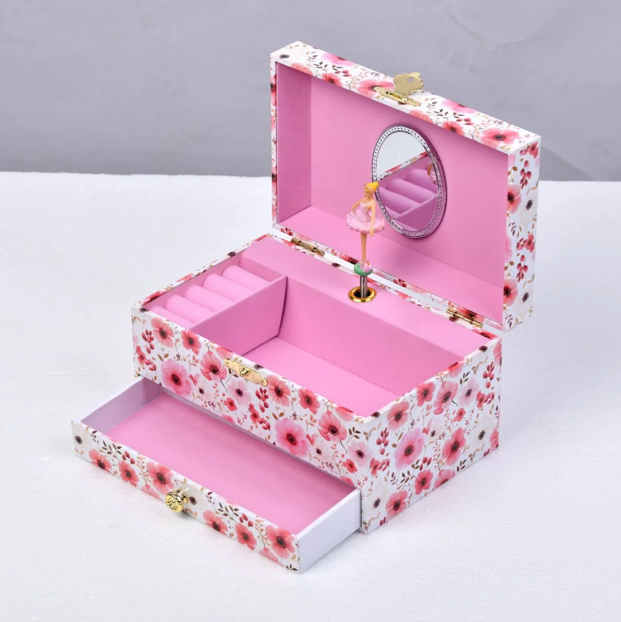 Caixa De Música Vintage De Algodão Com Borboleta E Ramo De Cedro Floral De 7 Polegadas (17,8×11,2×9,5 Cm)