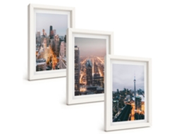 Conjunto De Pinturas Cidades À Noite, Arranha-céus, Luzes Moldura Branca Imagens Para Um Quarto Infantil Espelharte (3 Peças 20x30 Cm)