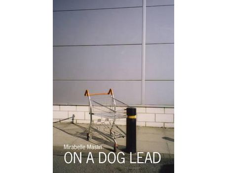 Livro On A Dog Lead de Mirabelle Maslin ( Inglês )