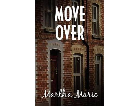 Livro Move Over de Martha Lynch ( Inglês )