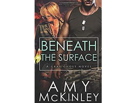Livro Beneath The Surface de Amy McKinley ( Inglês )