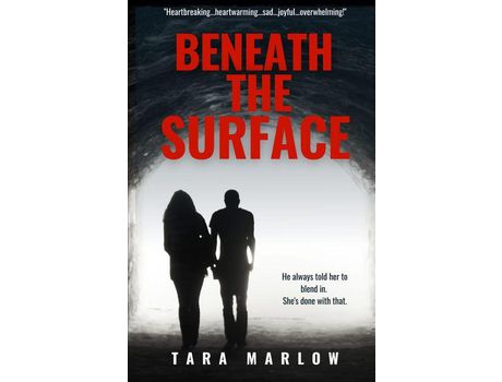 Livro Beneath The Surface de Tara Marlow ( Inglês )