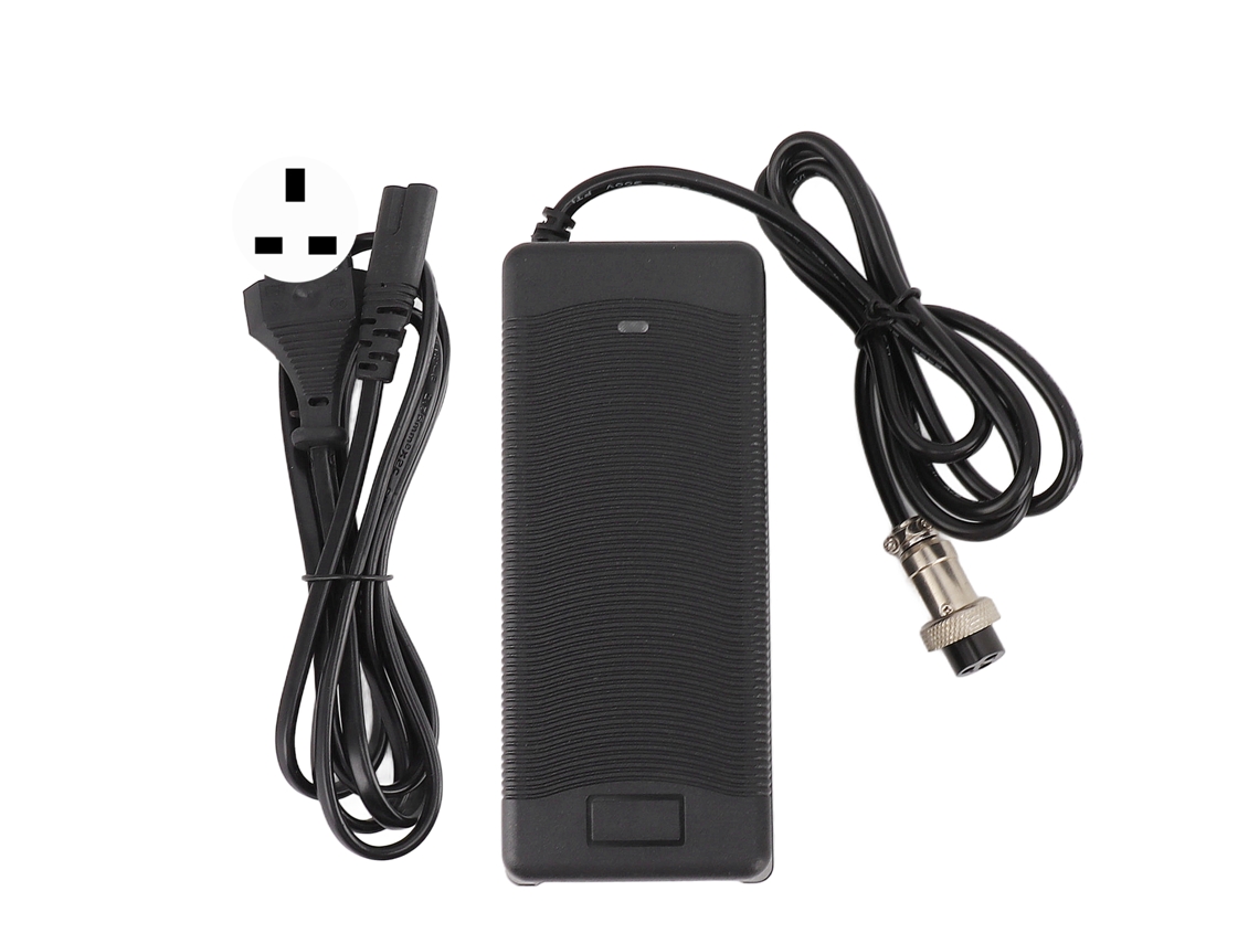 Carregador Mali para Scooter 54.6v 2a com Conector Gx16 para Bicicleta Elétrica