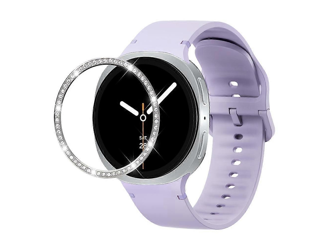 Relógio Com Aro Cravejado De Diamantes E Pulseira De Silicone Costurada Em Cor Sólida.