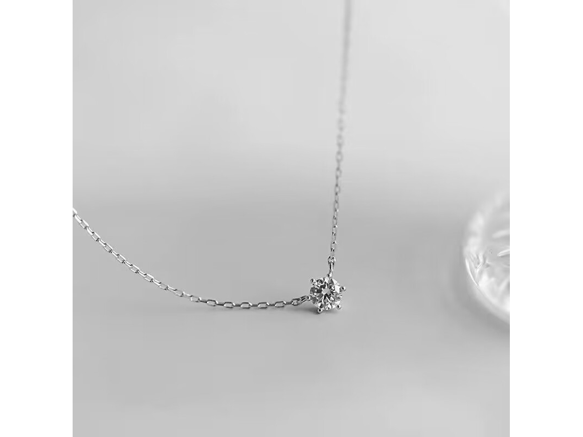 Pingente em Prata de Lei 925 , Colar Versátil com Diamante Único e Cravação em Seis Garras, Colar Leve e Luxuoso de Alta Qualidade. MDUG (ouro Branco)