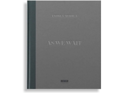 Livro As We Wait de Andrea Modica (Inglês)