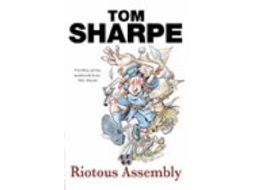 Livro Riotous Assembly de Tom Sharpe (Inglês)