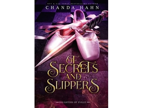 Livro Of Secrets and Slippers de Chanda Hahn (Inglês - Capa Dura)