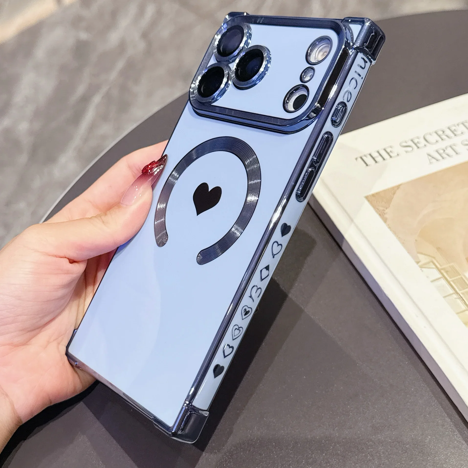 Capa Para Iphone 15 Plus Azul Em Formato De Coração Com Acabamento Eletroplaqueado E Carregamento Sem Fio.