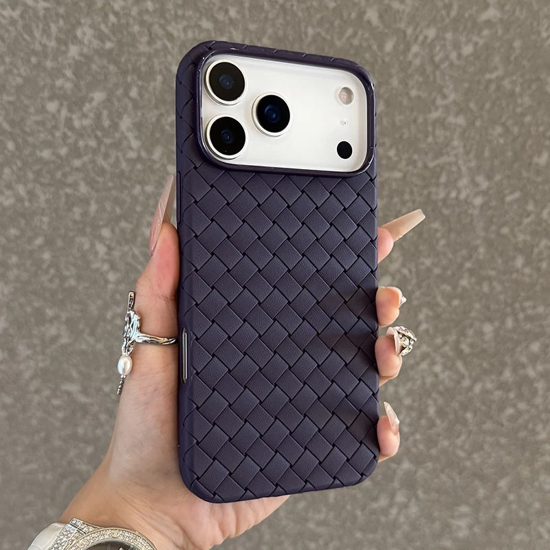 Capa Para Iphone 17 Pro Max Roxa Com Padrão Trançado, Resistente A Impactos, Com Moldura E Parte Traseira Foscas.