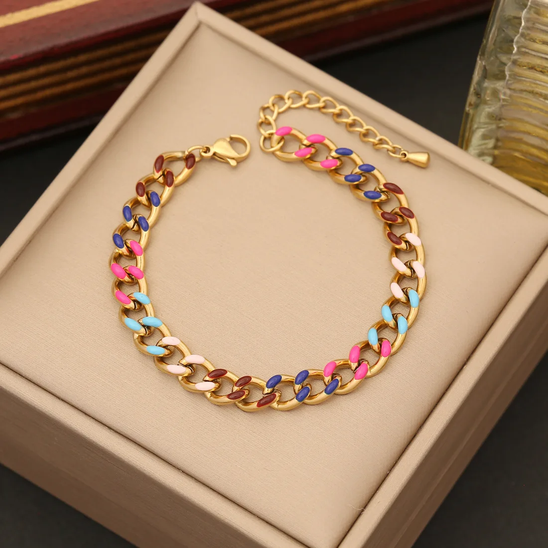 (pulseira) Colar Feminino Em Aço Inoxidável Colorido Para Clavícula, Estilo Punk Retrô Com Cores Que Não Desbotam.