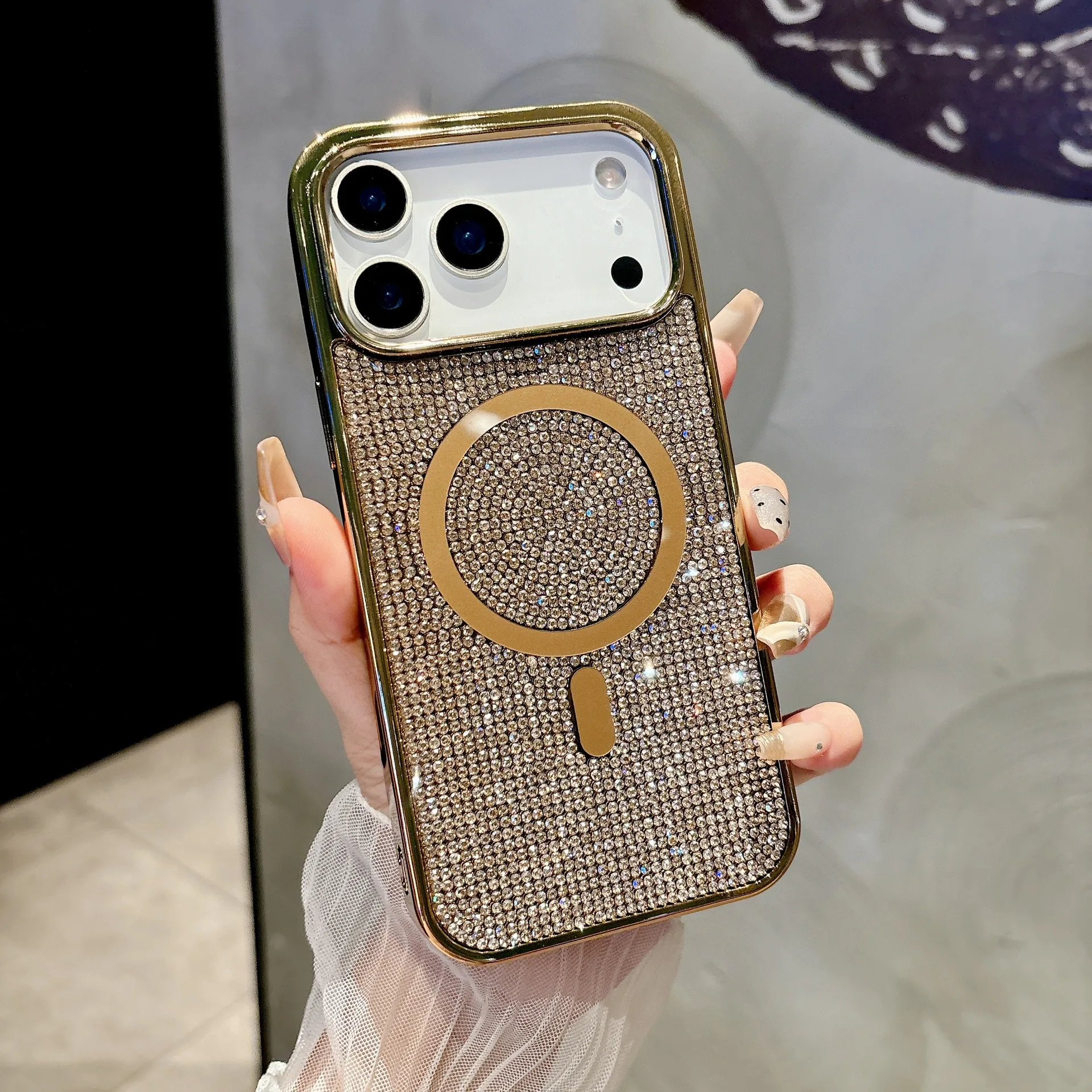 (dourado, Iphone 15 Pro) Capa De Celular Luxuosa E Brilhante Com Strass E Revestimento Magnético, Além De Moldura De Metal Galvanizado.