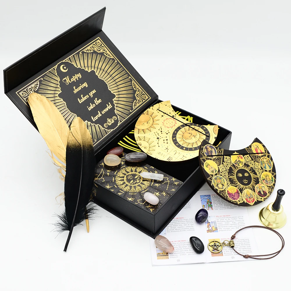 Jogo De Tabuleiro De Luxo, Incluindo Cartas De Tarô Douradas E Impermeáveis, Adequado Tanto Para Iniciantes Quanto Para Profissionais.