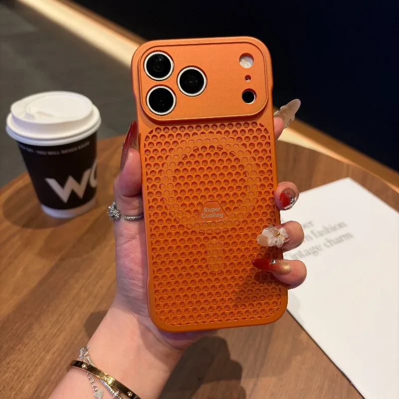 Capa Para Celular (iphone 11 Laranja) Respirável, Perfurada Para Dissipação De Calor, Com Acabamento Fosco.