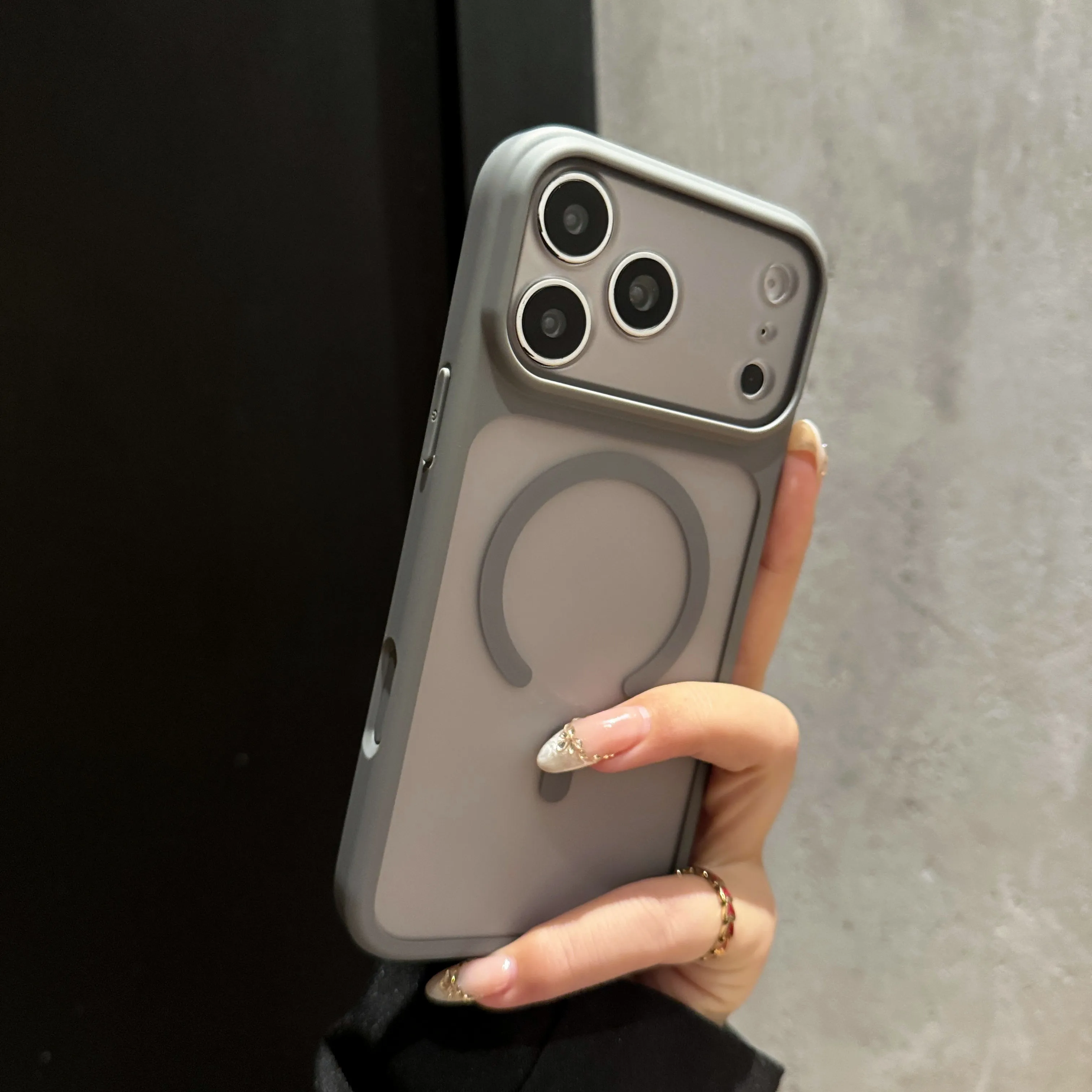 Capa Protetora Transparente Fosca Para Câmera (iphone 15 Pro Max Cinza) Com Moldura Macia À Prova De Choque.