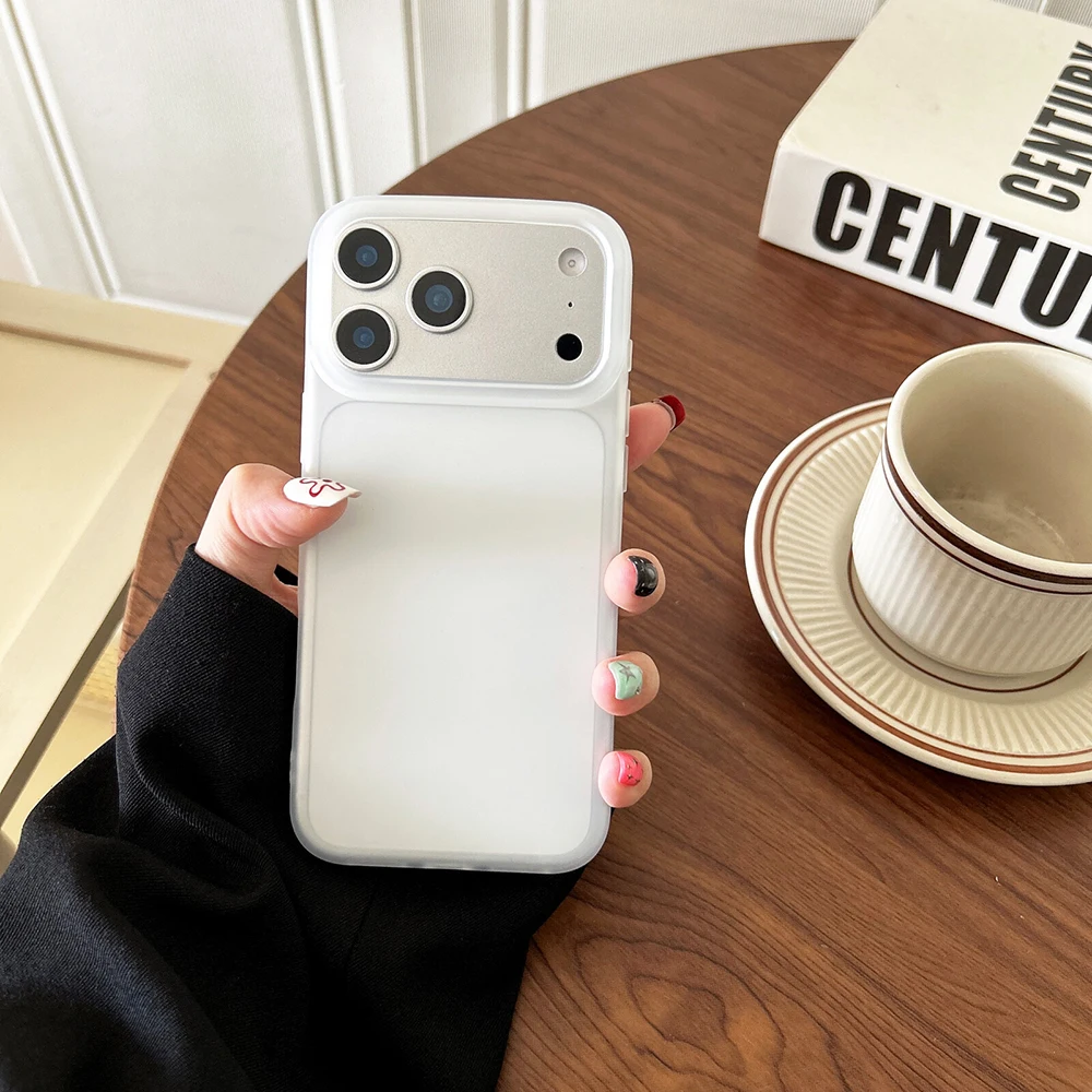 Capa Transparente Para Iphone 13 Branco, Em Cores Vibrantes, Feita De Silicone Fosco Transparente.