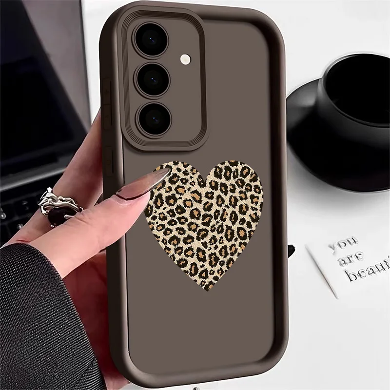 Capa Para Celular Galaxy A34 Com Estampa De Leopardo E Coração (café)